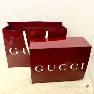 GUCCI 2025 XL GLOSSY PAPER GIFT BAG & LARGE GLOSSY GIFT BOX SET IN BURGUNDY